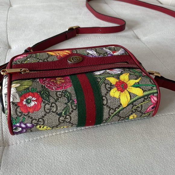 Gucci crossbody purse - excellent condition - Picture 7 of 12